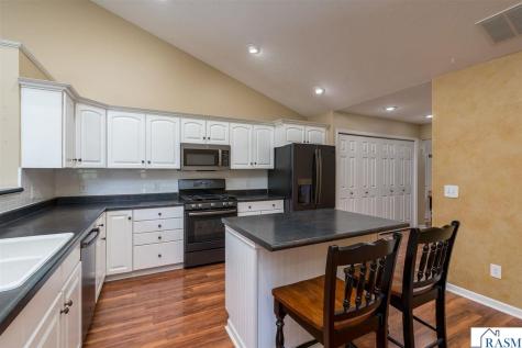 728 Grayhawk Circle Mankato MN 56001
