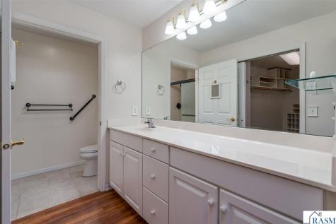 728 Grayhawk Circle Mankato MN 56001