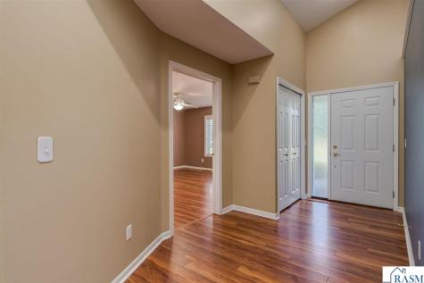 728 Grayhawk Circle Mankato MN 56001