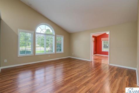 728 Grayhawk Circle Mankato MN 56001