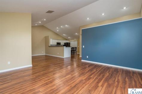 728 Grayhawk Circle Mankato MN 56001