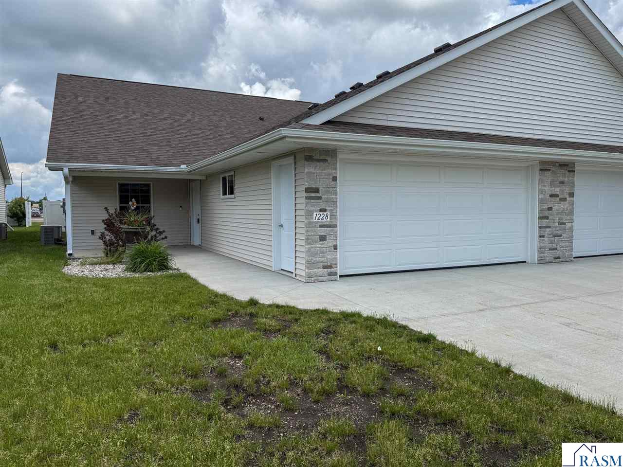 1228 Birchwood Drive New Ulm MN 56073