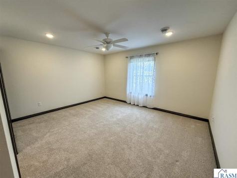 1228 Birchwood Drive New Ulm MN 56073