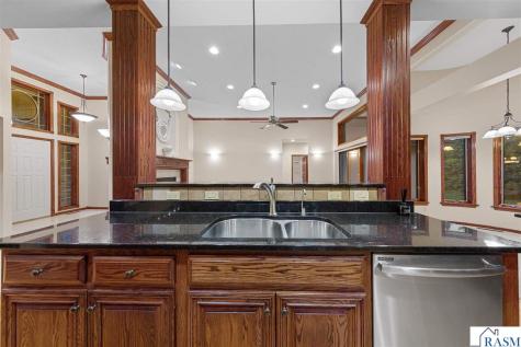 123 Woodhill Court Mankato MN 56001
