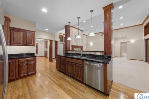 123 Woodhill Court Mankato MN 56001