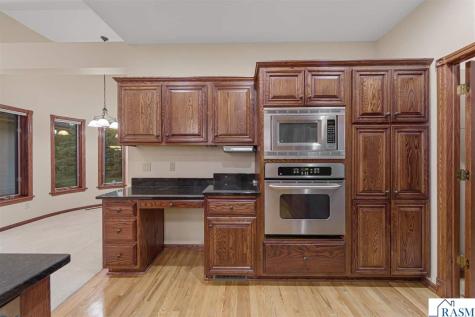 123 Woodhill Court Mankato MN 56001