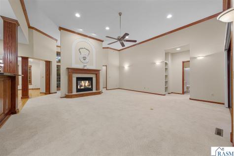 123 Woodhill Court Mankato MN 56001