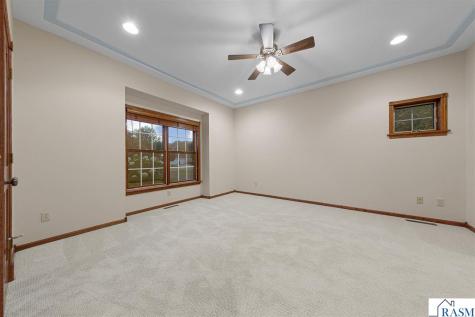 123 Woodhill Court Mankato MN 56001
