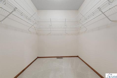 123 Woodhill Court Mankato MN 56001