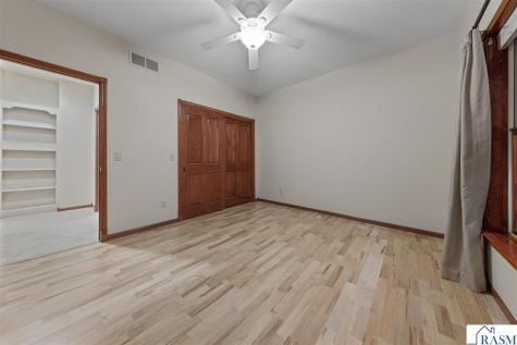 123 Woodhill Court Mankato MN 56001