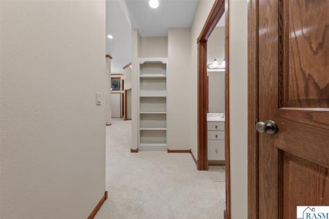 123 Woodhill Court Mankato MN 56001