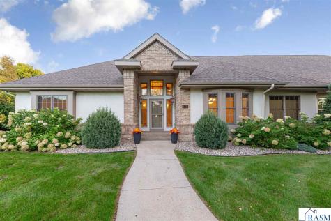 123 Woodhill Court Mankato MN 56001