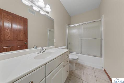 123 Woodhill Court Mankato MN 56001