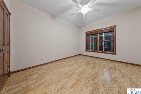 123 Woodhill Court Mankato MN 56001
