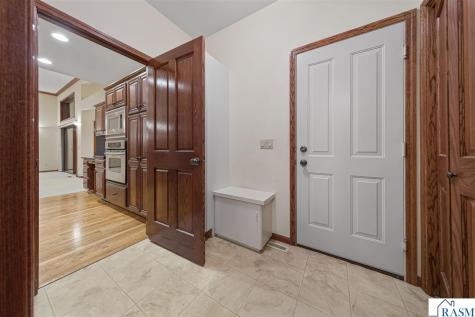 123 Woodhill Court Mankato MN 56001