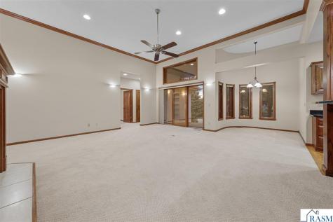 123 Woodhill Court Mankato MN 56001