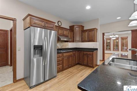 123 Woodhill Court Mankato MN 56001