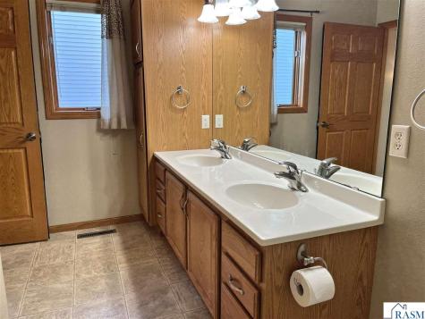 133 Cameo Lane Mankato MN 56001