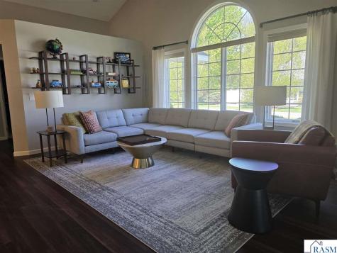 1310 Pine Point Curve St. Peter MN 56082