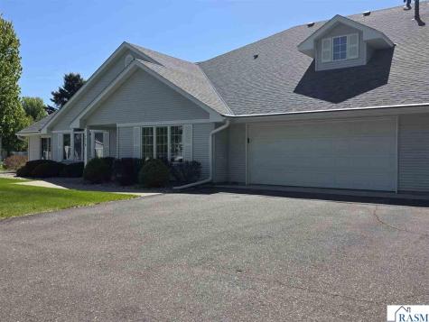 1310 Pine Point Curve St. Peter MN 56082