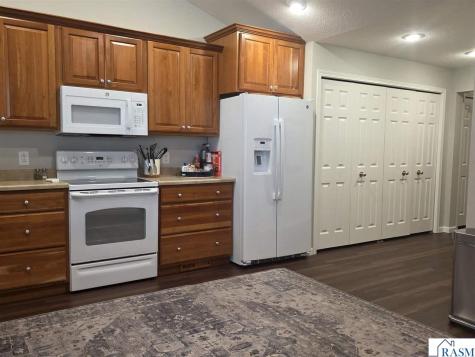 1310 Pine Point Curve St. Peter MN 56082