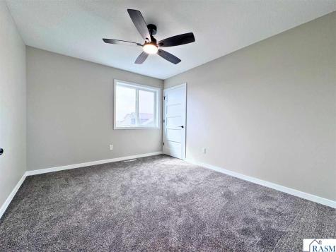 3202 Scotch Lane Mankato MN 56001