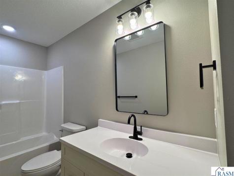 3202 Scotch Lane Mankato MN 56001