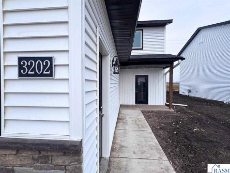 3202 Scotch Lane Mankato MN 56001