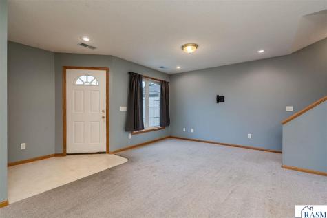 108 Tanager Path Mankato MN 56001
