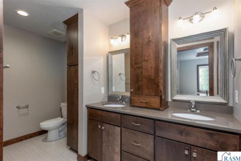 814 Pinnacle Path Mankato MN 56001