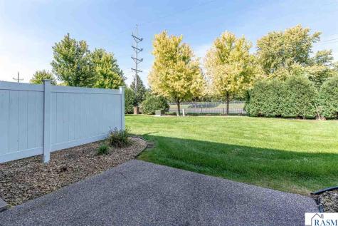 814 Pinnacle Path Mankato MN 56001