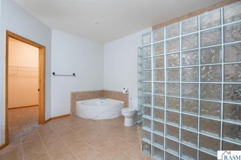 217 Pinehurst Drive Mankato MN 56001
