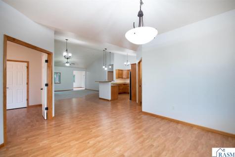 217 Pinehurst Drive Mankato MN 56001