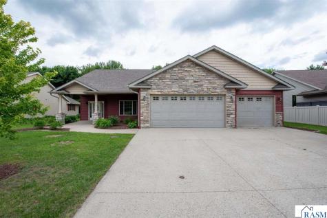 217 Pinehurst Drive Mankato MN 56001