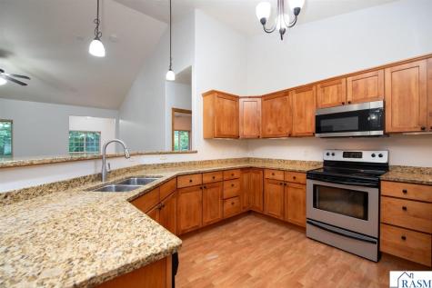 217 Pinehurst Drive Mankato MN 56001