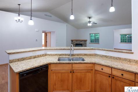 217 Pinehurst Drive Mankato MN 56001