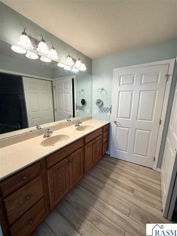 909 Cottonwood New Ulm MN 56073