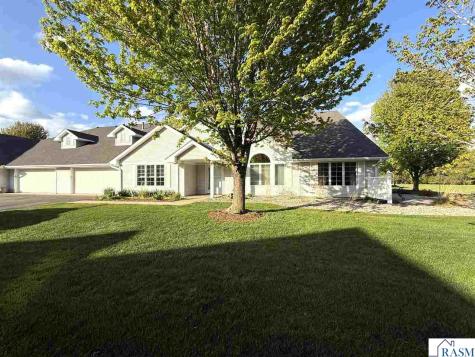909 Cottonwood New Ulm MN 56073