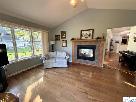 909 Cottonwood New Ulm MN 56073
