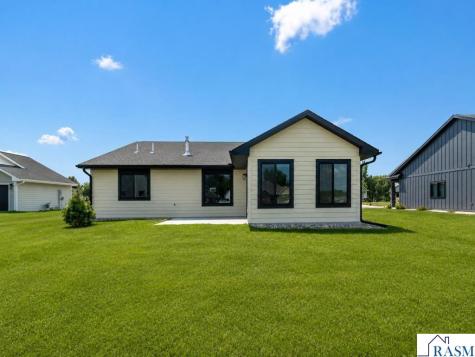 309 Pinehurst Drive Mankato MN 56001
