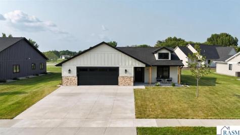 309 Pinehurst Drive Mankato MN 56001