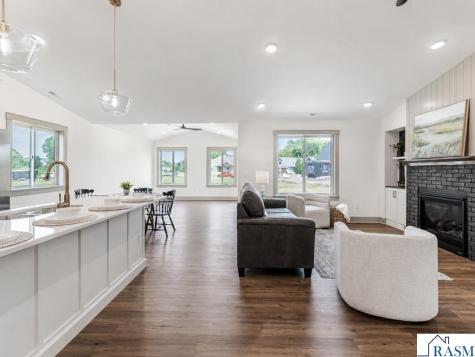 309 Pinehurst Drive Mankato MN 56001