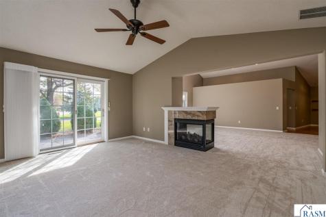 1314 Pine Pointe Curve St. Peter MN 56082