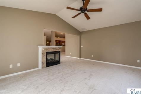 1314 Pine Pointe Curve St. Peter MN 56082