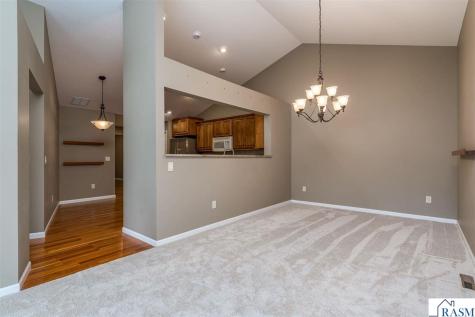1314 Pine Pointe Curve St. Peter MN 56082