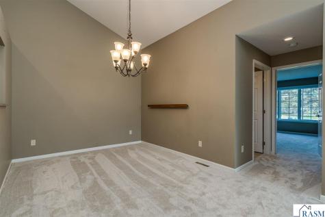1314 Pine Pointe Curve St. Peter MN 56082