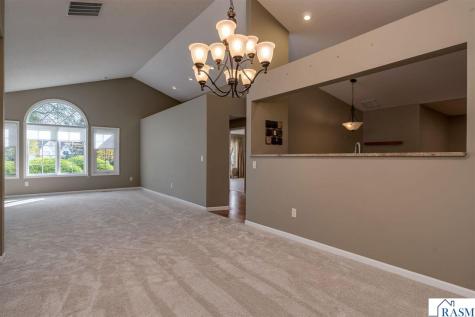 1314 Pine Pointe Curve St. Peter MN 56082