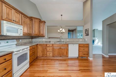 1314 Pine Pointe Curve St. Peter MN 56082