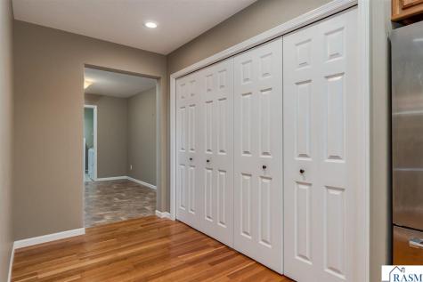 1314 Pine Pointe Curve St. Peter MN 56082