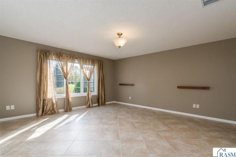 1314 Pine Pointe Curve St. Peter MN 56082